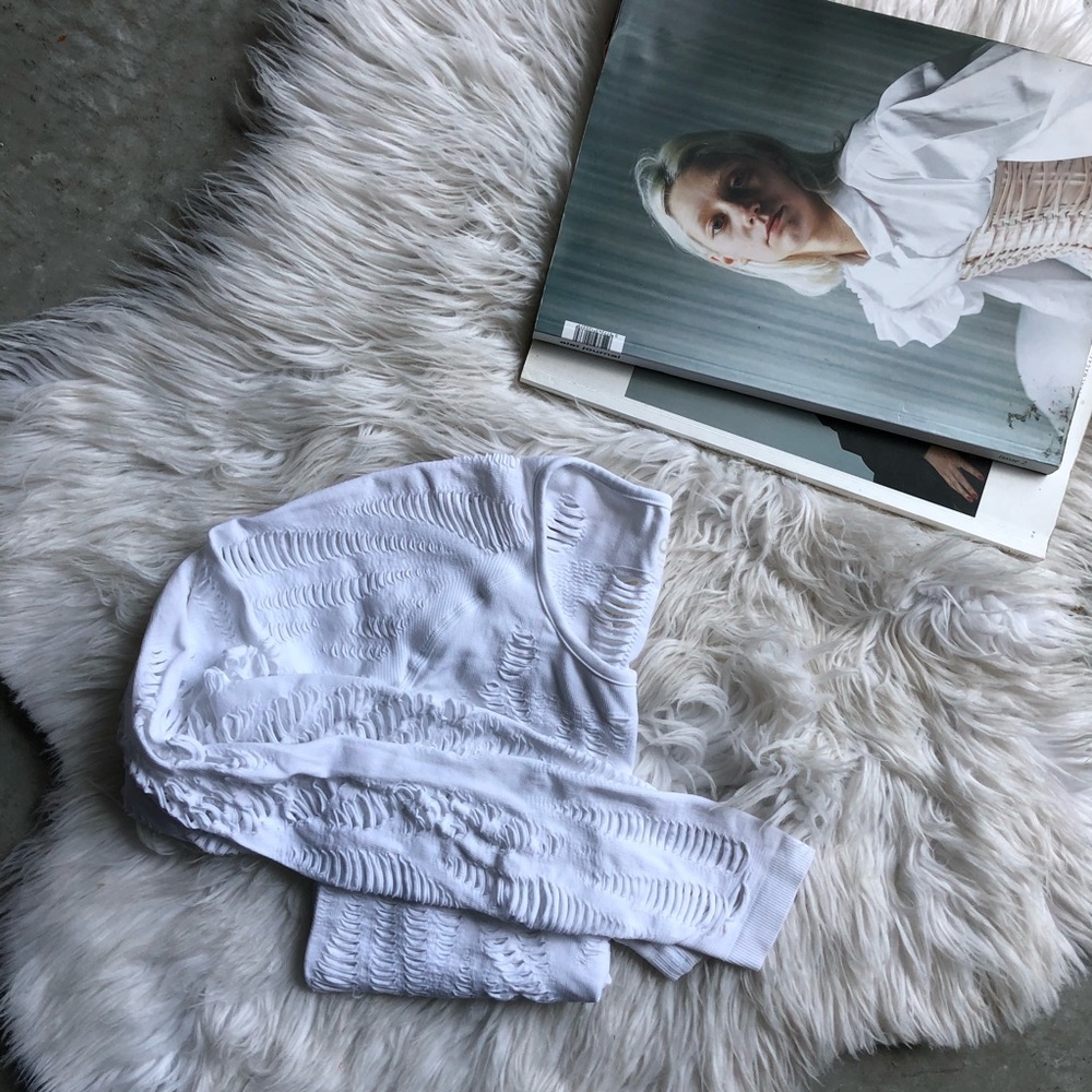 Alo Yoga Tee